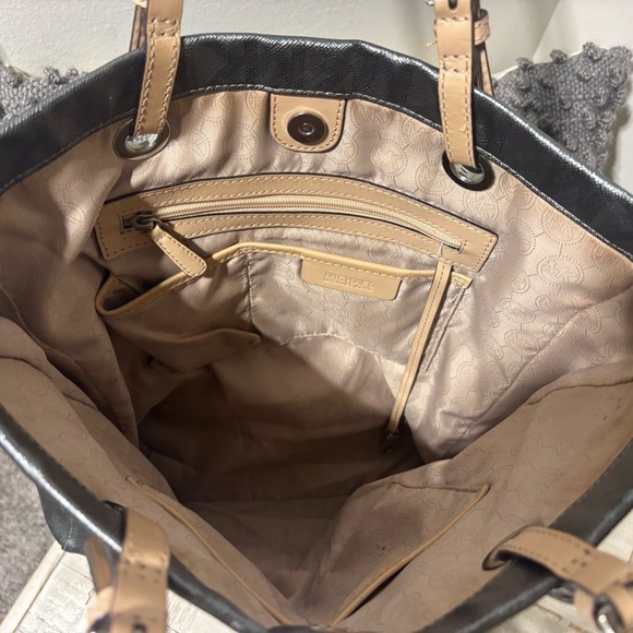 ❤️Michael Kors Metallic Gray Jet Set Tote - Picture 6 of 6